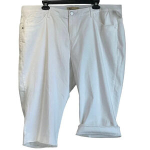 Democracy "Ab" technology Womens 20W White Shorts Raw Hem NEW